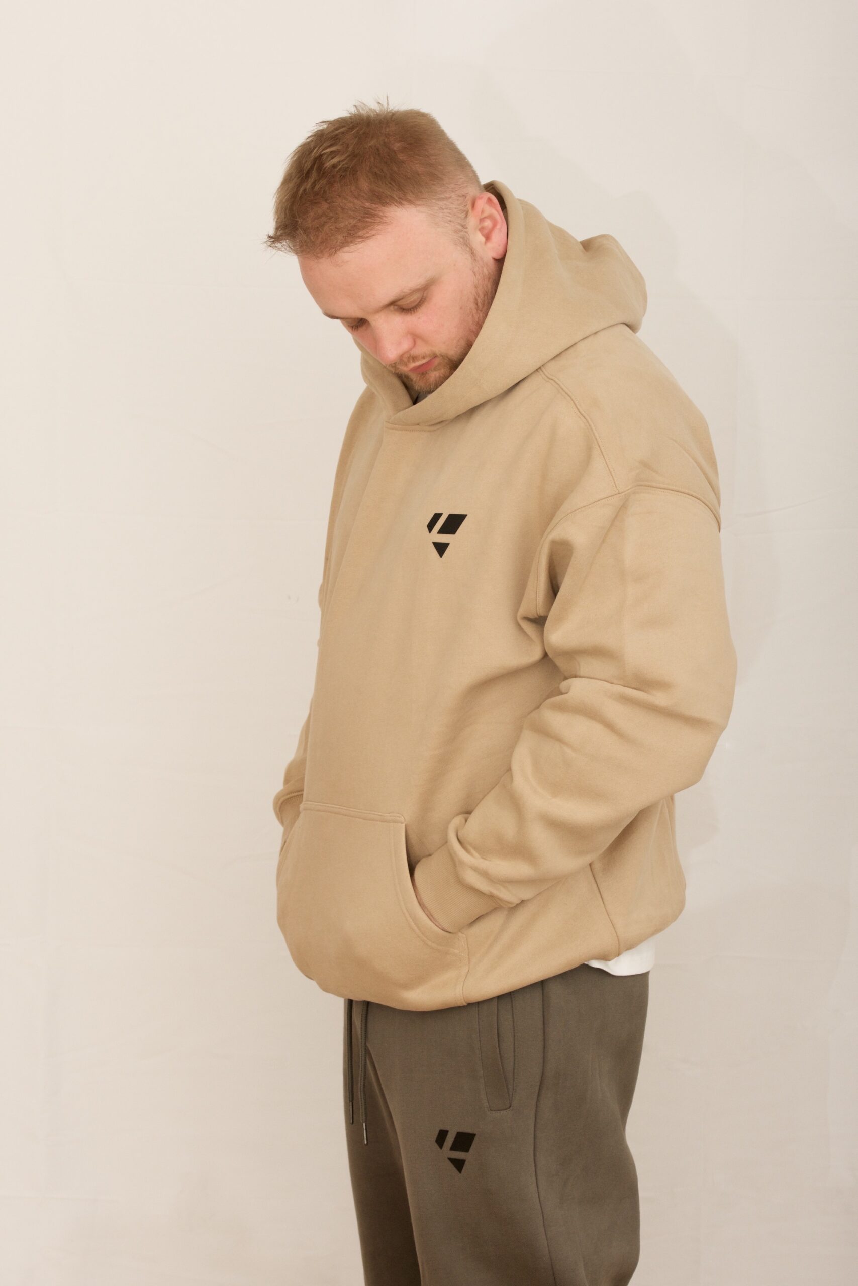 hoodie spawn desert beige apricot grey lagged out comfortable gaming streaming clothes