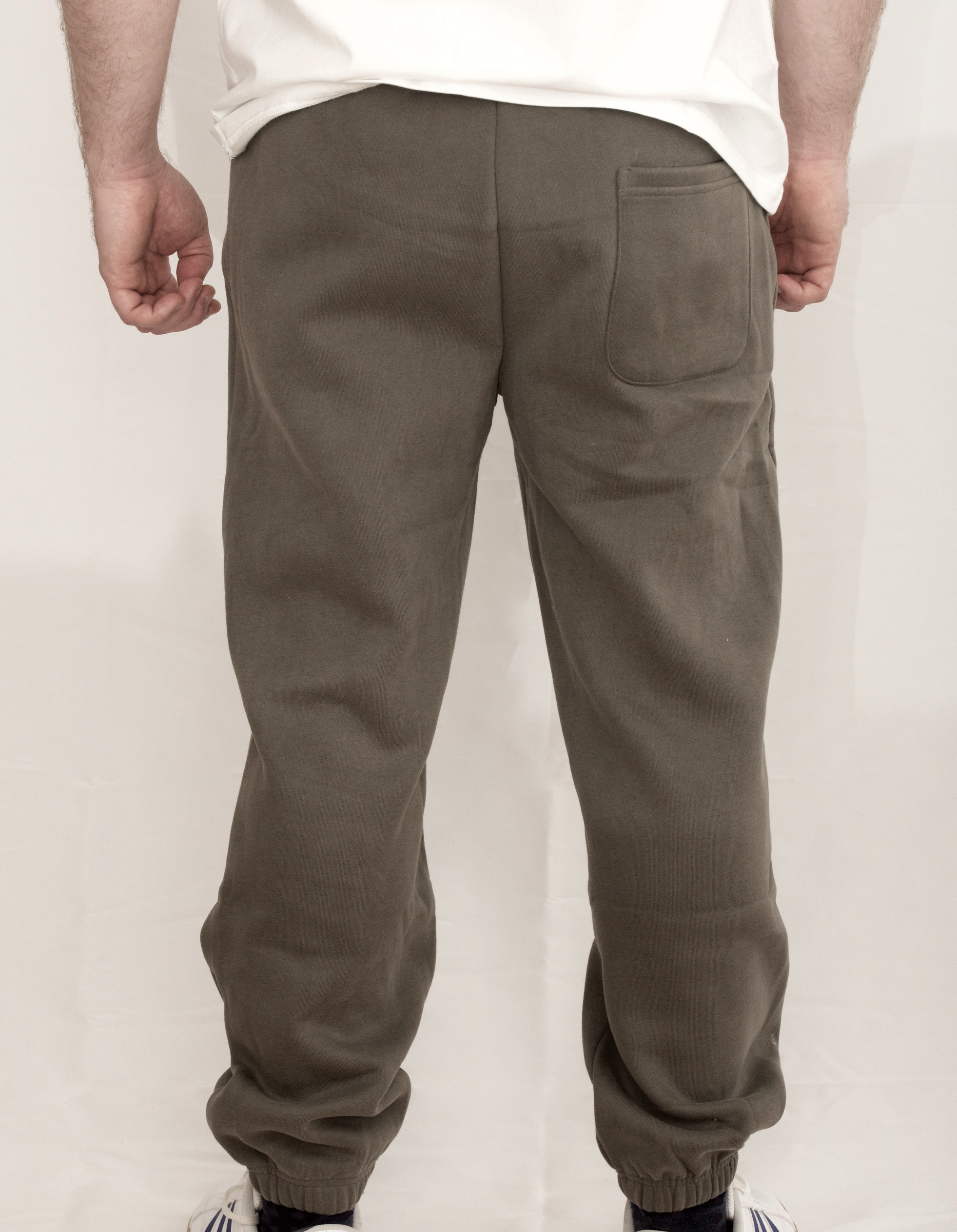 joggers back spawn grit green grey lagged out comfortable gaming streaming clothes