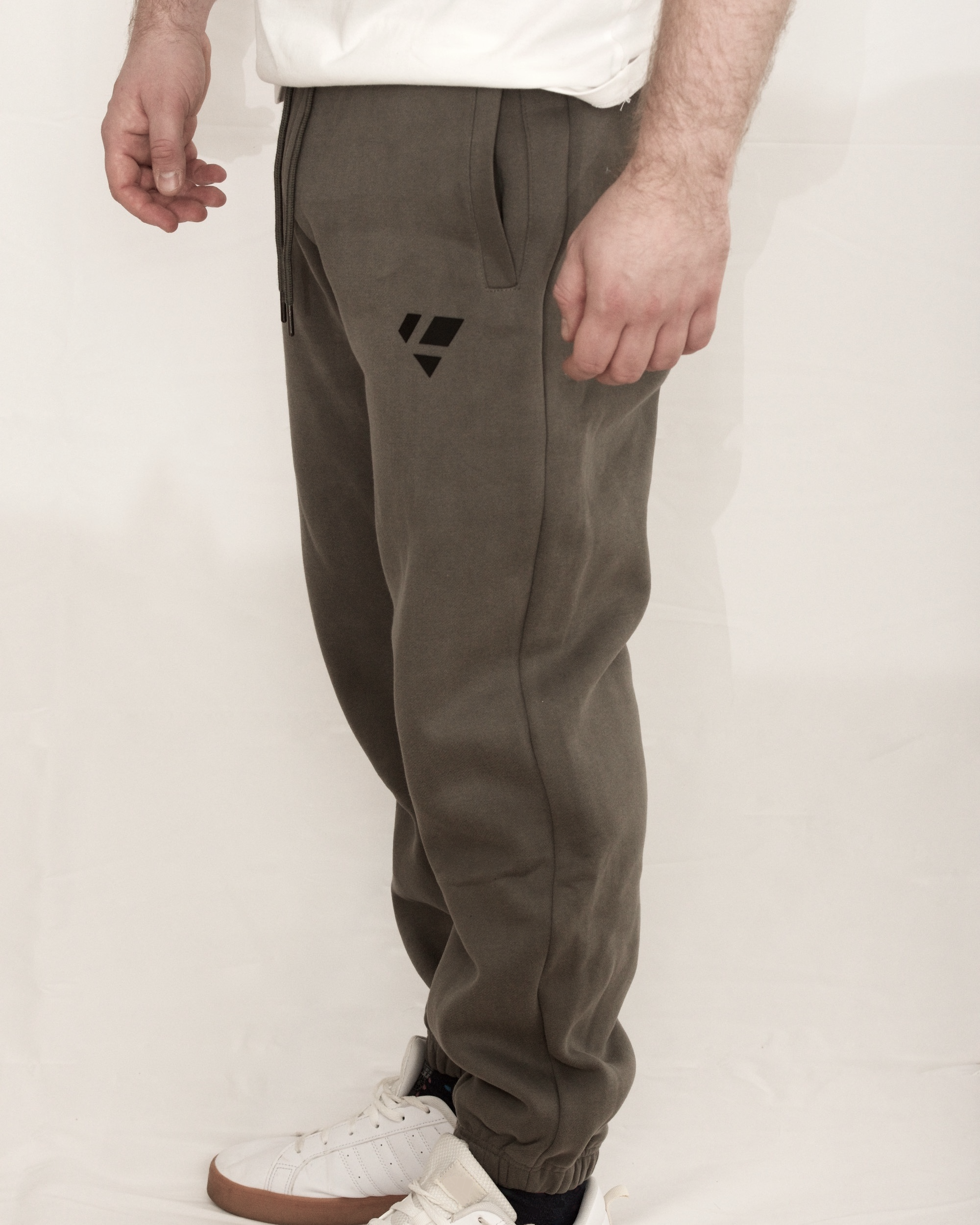 joggers back spawn grit green grey lagged out comfortable gaming streaming clothes